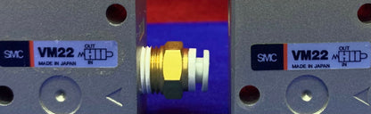 1 Lot Hoeveelheid van 2 - SMC VM22 Mechanische Kleppen