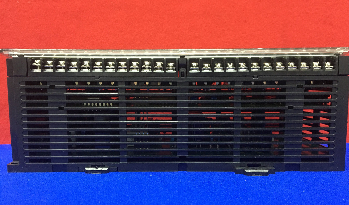 CONTROLADOR MICROPROGRAMABLE GE FANUC SERIE 90 IC693UDR005JP1