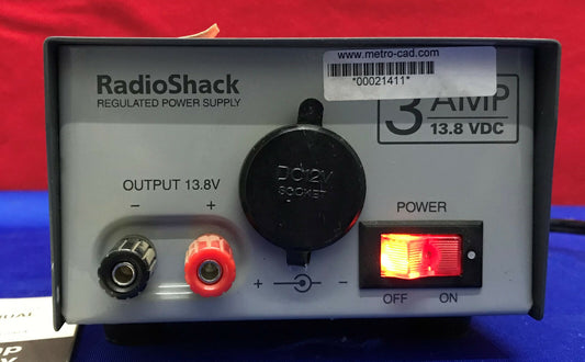 Alimentatore regolato RADIO SHACK 3 AMP 13,8 VDC con manuale