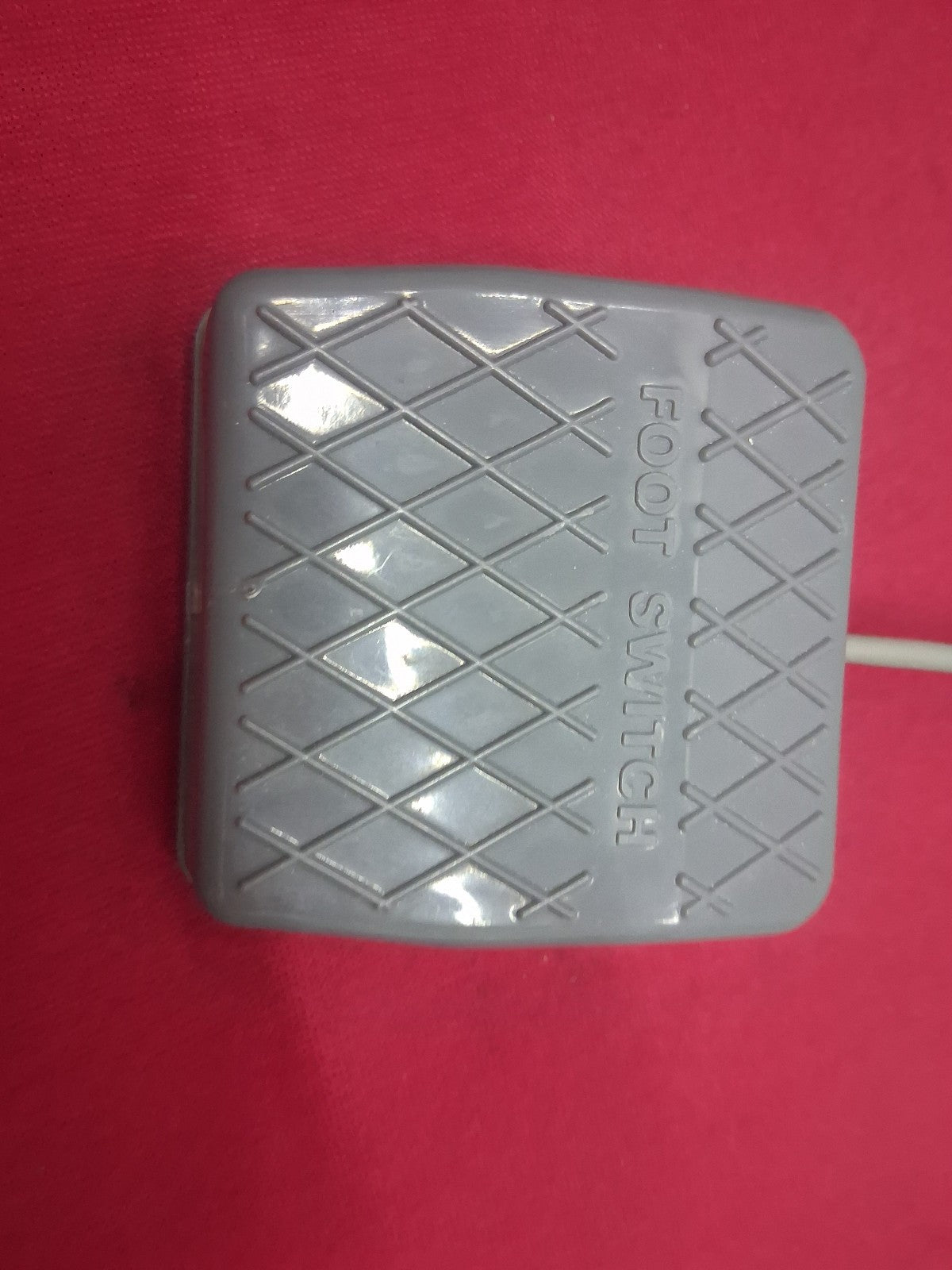 OMNICURE S2000-XLA UV CURE WITH BIFURCATED LIGHT GUIDE AND FOOT PEDAL 276 HOURS