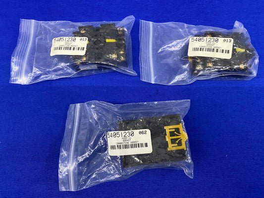 OMRON 2CF-11 / 54051230 SOCKET CONNECTING SOCKET -  1 LOT QTY 3
