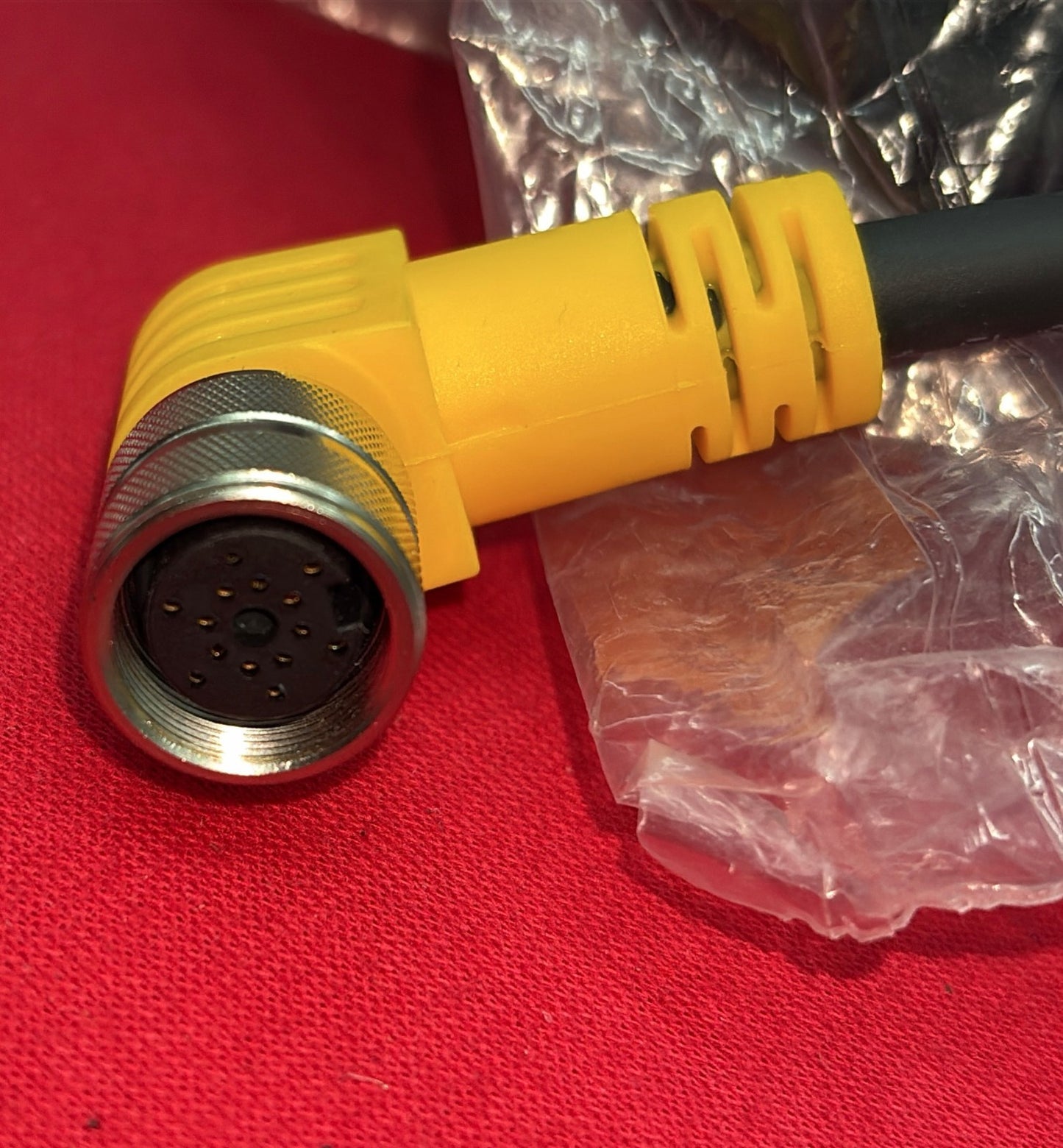 TURCK BKWM 14-000-10/S101 ID# U-04943 FEMALE RIGHT ANGLE CONNECTOR CORDSET CABLE