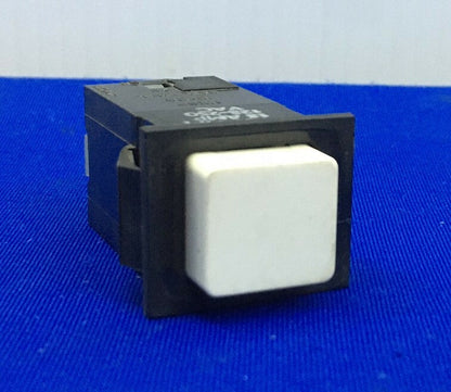 INTERRUPTEUR À BOUTON-POUSSOIR D'ALIMENTATION UND LAB MXSP10400 / MXSP 10400