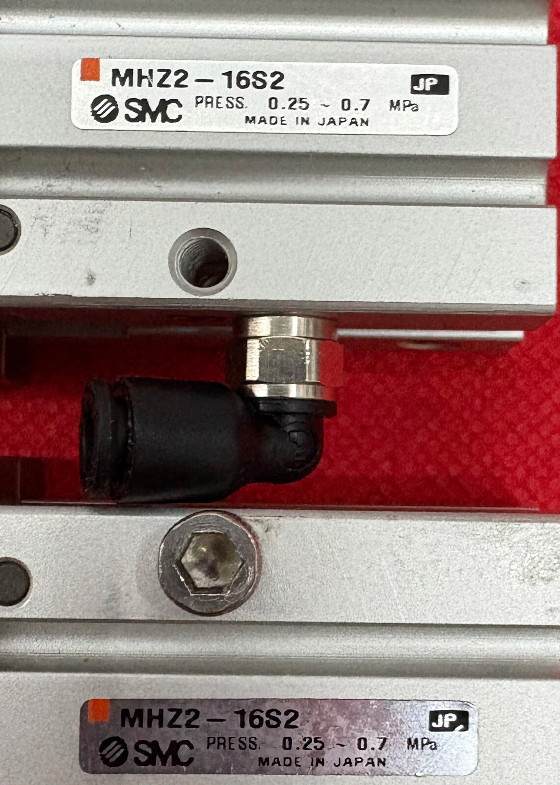 SMC MHZ2-16S2 PNEUMATIC GRIPPER SINGLE ACTION 16mm - 1 LOT QTY 2