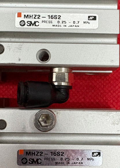 SMC MHZ2-16S2 PNEUMATIC GRIPPER SINGLE ACTION 16mm - 1 LOT QTY 2