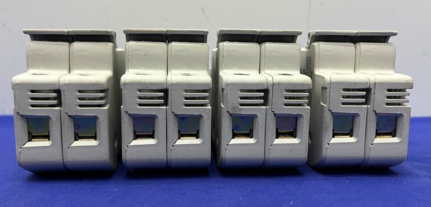 BUSSMANN ® CHCC2D1 / シリーズ CHCC、2 極ヒューズ ホルダー 600V 30 アンペア - 1 ロット数量 4