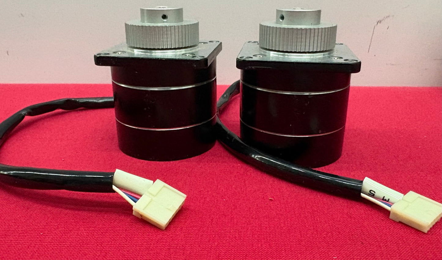ORIENTAL MOTOR VEXTA® STEPPING MOTOR PH266-02 - 1 LOT QTY 2