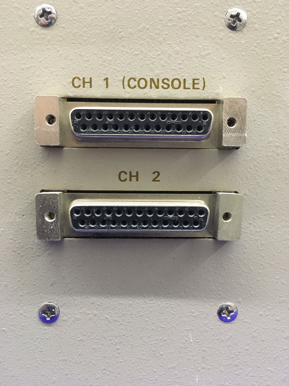 NEC IE-78310A IN-SCHALT-EMULATOR 8/16-BIT SINGLE-CHIP CMOS-MIKROCOMPUTERTEILE 