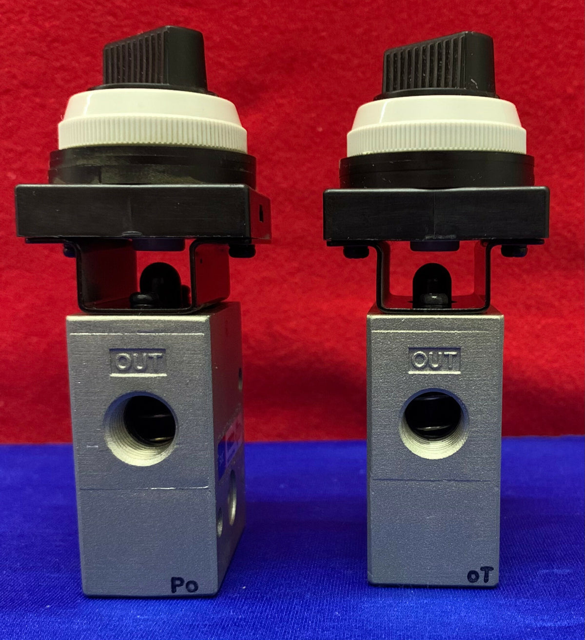 1 Los, Menge 2 - SMC VM22 Mechanische Ventile