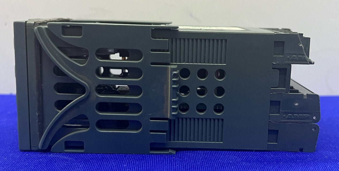 CONTROLLO DELLA TEMPERATURA EUROTHERM 2216 2216/CC/VH/LH/XX/DB/XX/ENG 