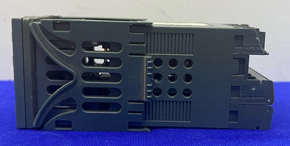 CONTROLLO DELLA TEMPERATURA EUROTHERM 2216 2216/CC/VH/LH/XX/DB/XX/ENG 