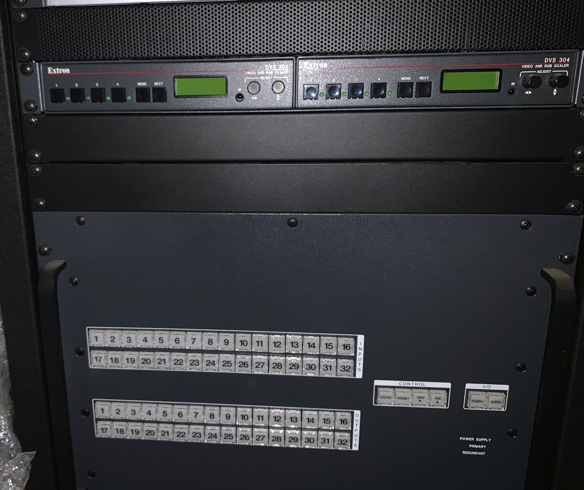 SPL INTEGRIERTE LÖSUNG MEDIENSCHRANK MIT INHALT
