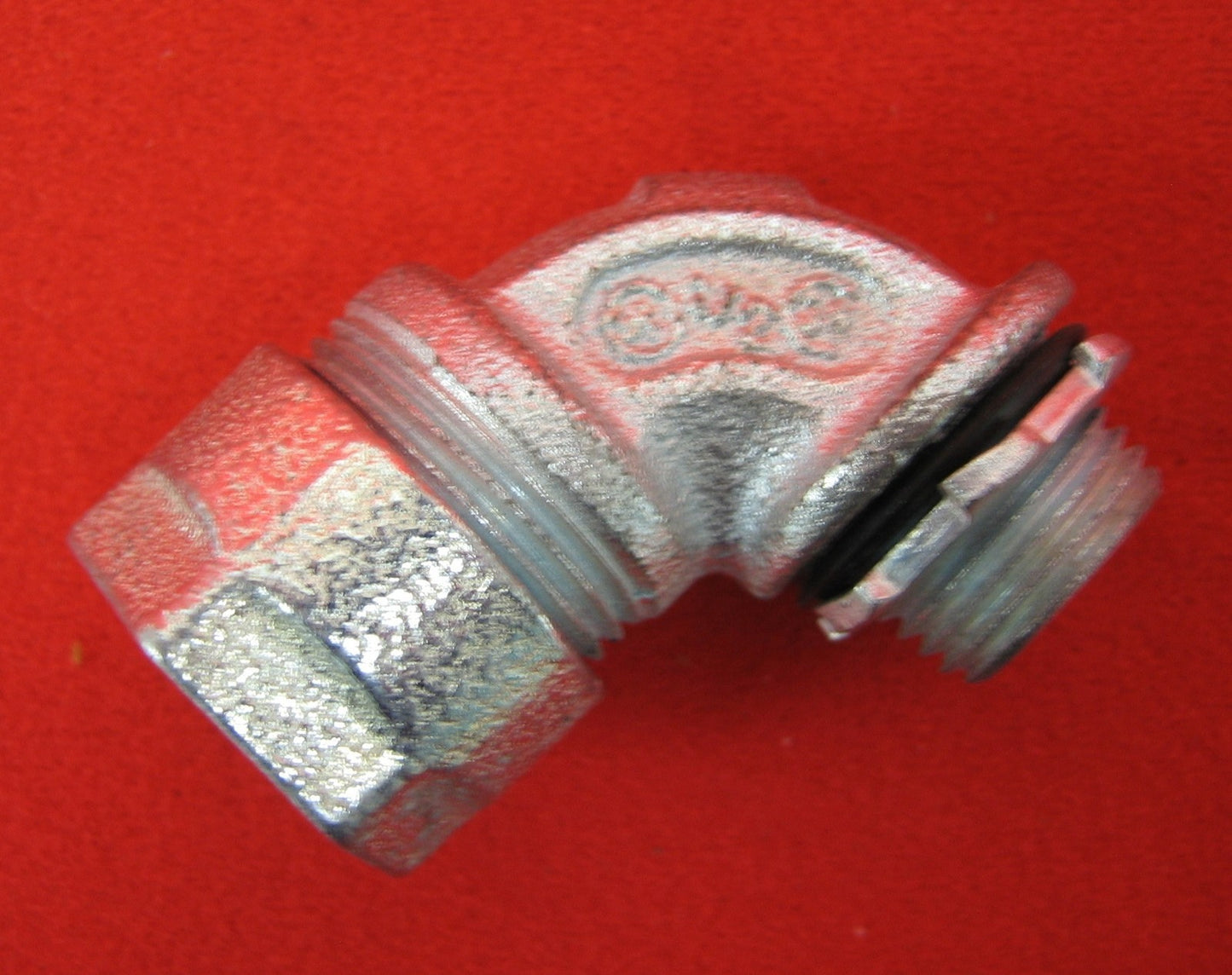 CODO HERMÉTICO A LÍQUIDO DE 90 GRADOS Y 1/2 PULGADA GEDNEY DE OZ, VENDIDO EN 1 LOTE DE CANTIDAD 9