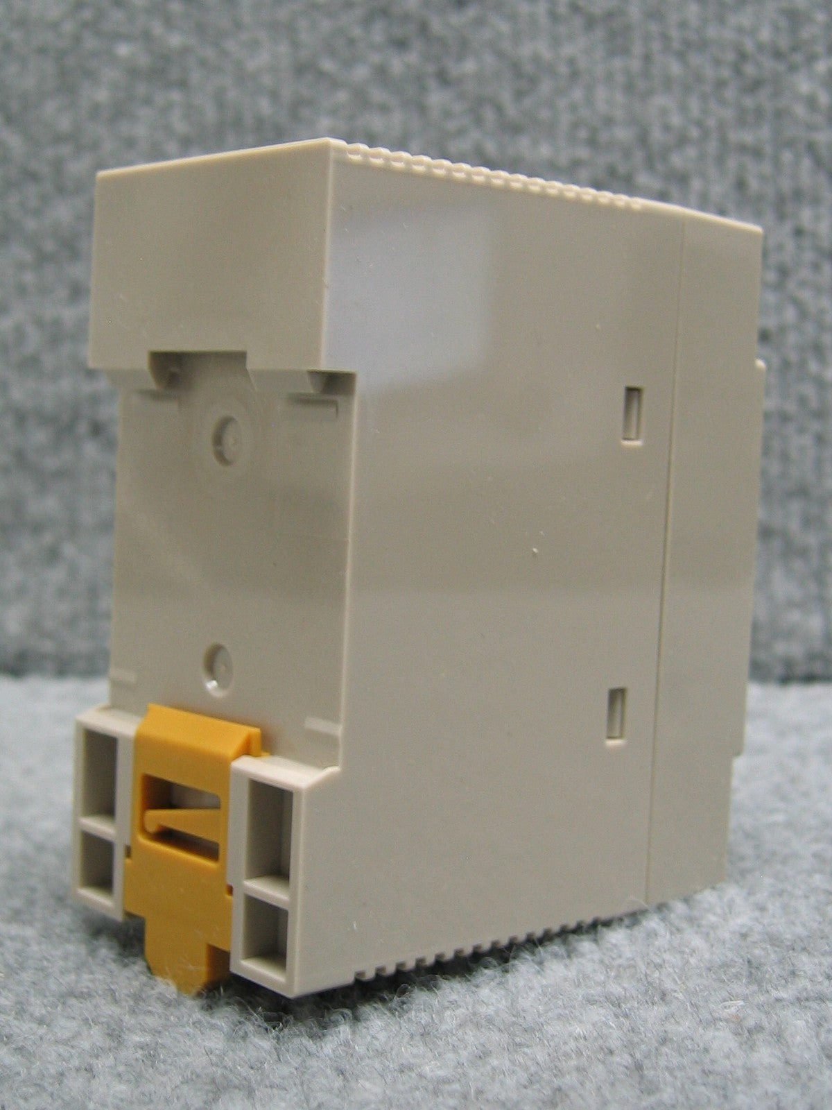 NEUES OMRON S82K-00705 LOT-NR. 0335 NETZTEIL