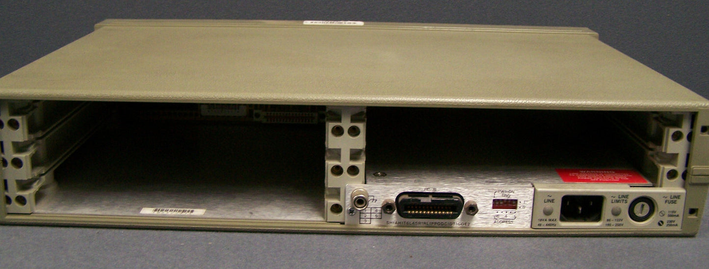 COMMUTATEUR/UNITÉ DE COMMANDE HP 3488A : MATRICE DE COMMUTATION DE SIGNAL CC-26,5 GHz SN 2240A-02259