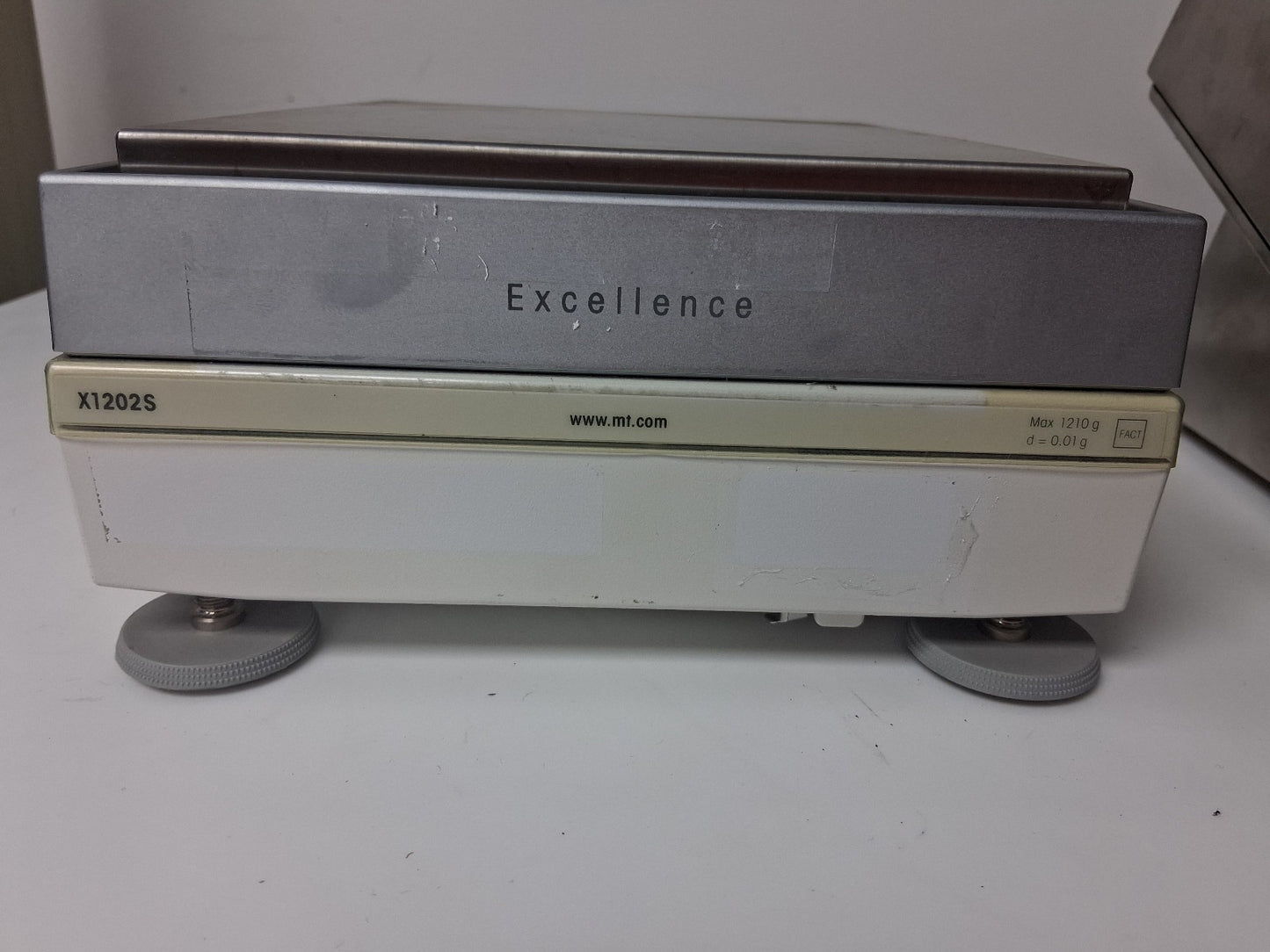 Mettler Toledo IND690 Weighing Terminal with X1202S Precision Weighing Platform