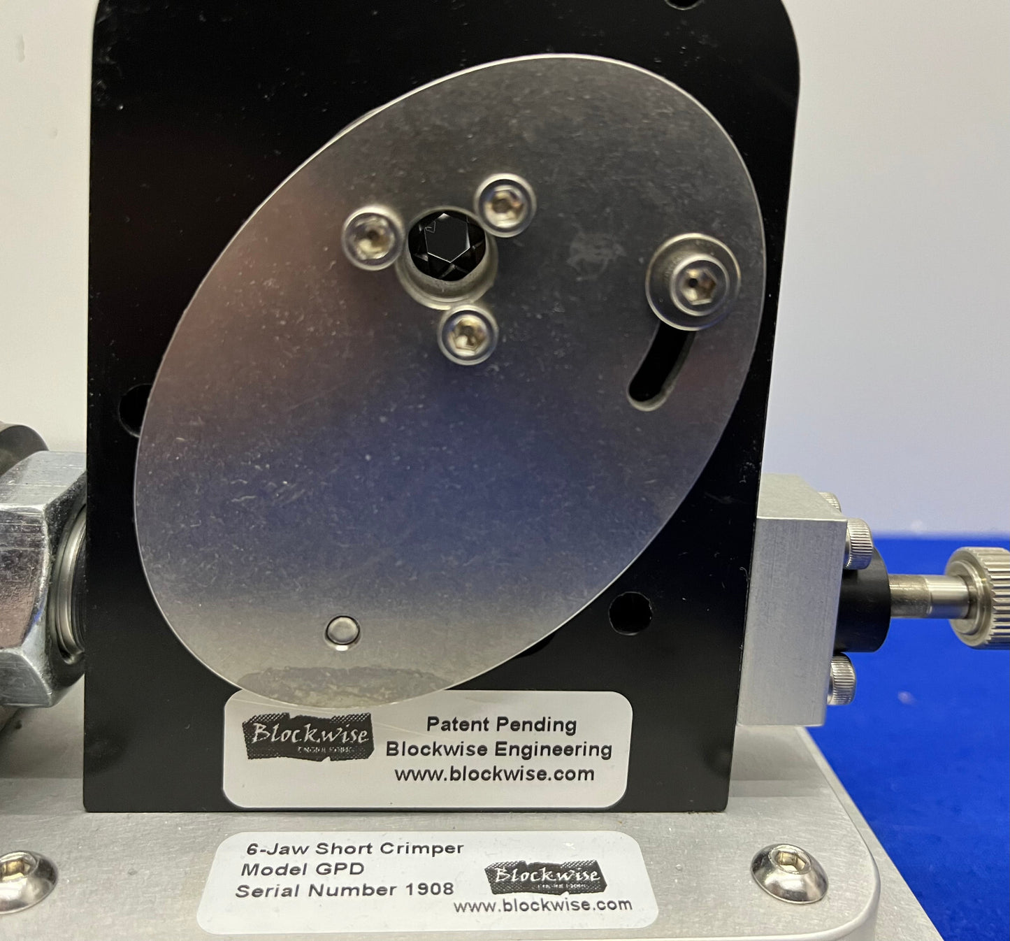 CRIMPERADORA NEUMÁTICA GPJ DE 6 MÁQUINAS CORTAS BLOCKWISE CON GPD SMC NCMB150-0100