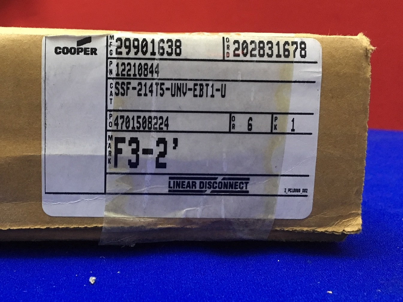 COOPER F3-2' 29901638 / 12210844 CAT SSF-214T5-UNV-EBT1-U LUZ STRIPLITE CANTIDAD 5