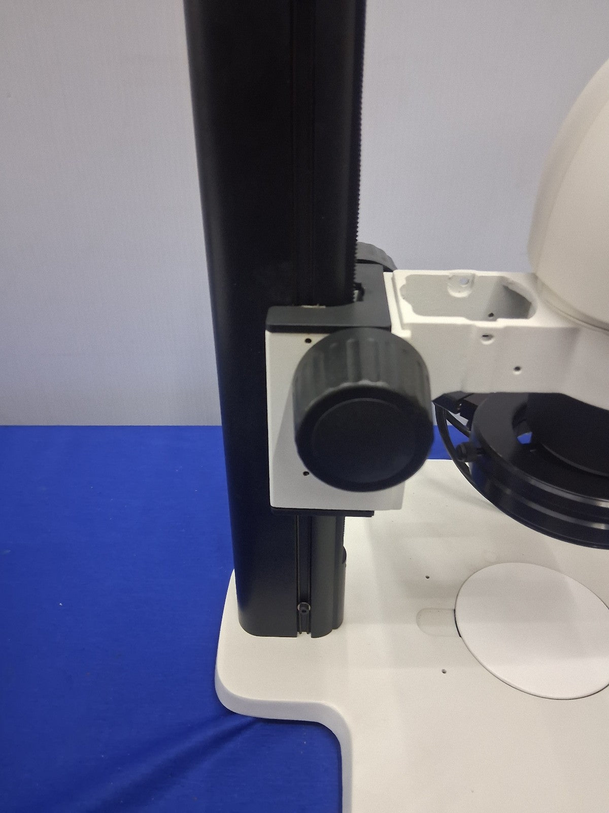 LEICA S4E STEREO ZOOM MICROSCOPE 6.3 -30 X MAGNIFICATION WITH STAND & LED LIGHT