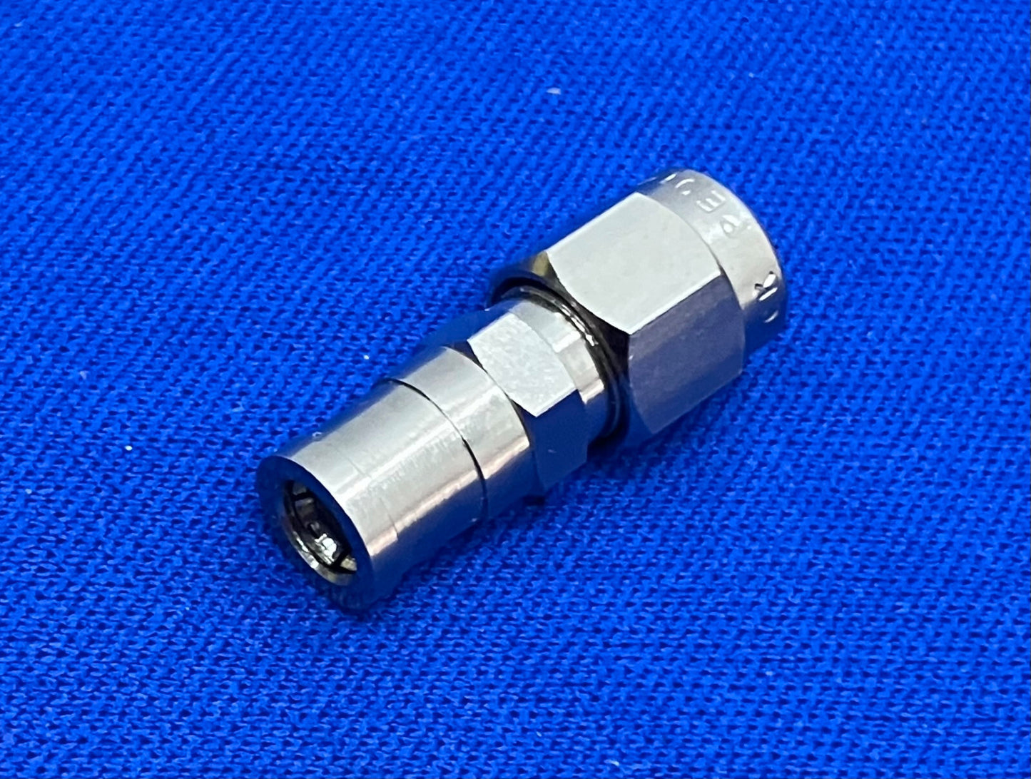 CONECTOR COAXIAL PASTERNACK SMA MACHO A ADAPTADOR DE ENCHUFE SMB DIGIKEY#3985-PE9144-DN