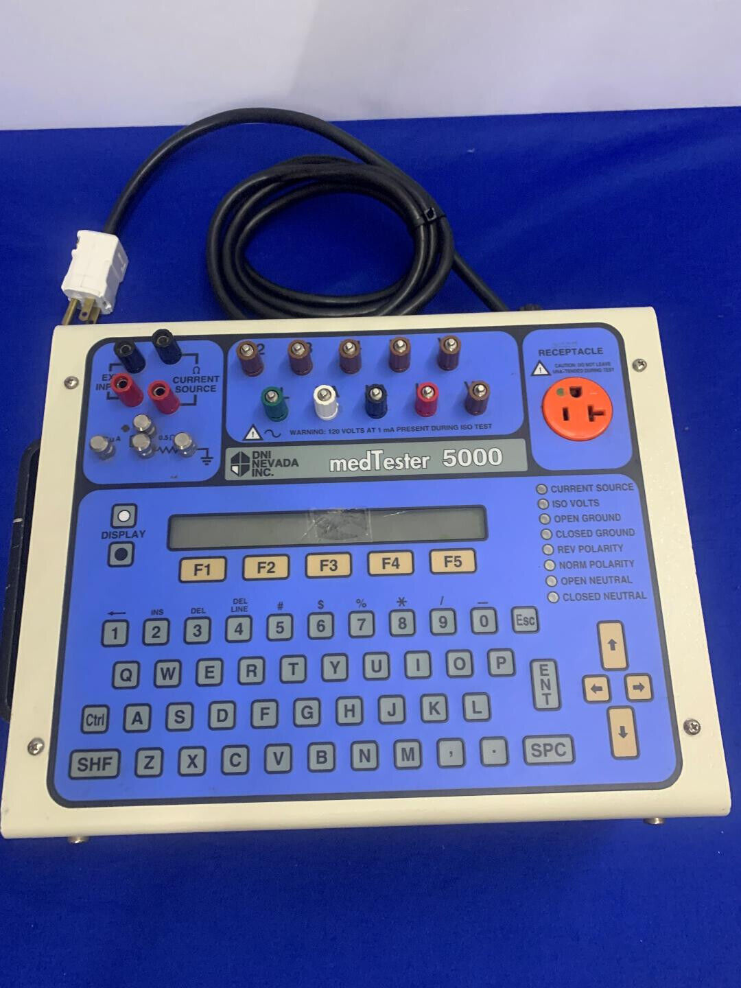 DNI NEVADA MEDTESTER 5000, ÉCRAN AVANT CASSÉ TESTÉ POUR LA MISE SOUS TENSION UNIQUEMENT