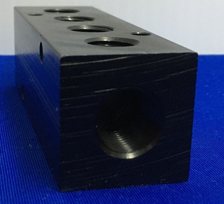 PNEUMADYNE M20-250-4 マニホールド 3/8" 入口サイズ 1/4" 出口サイズ NPT