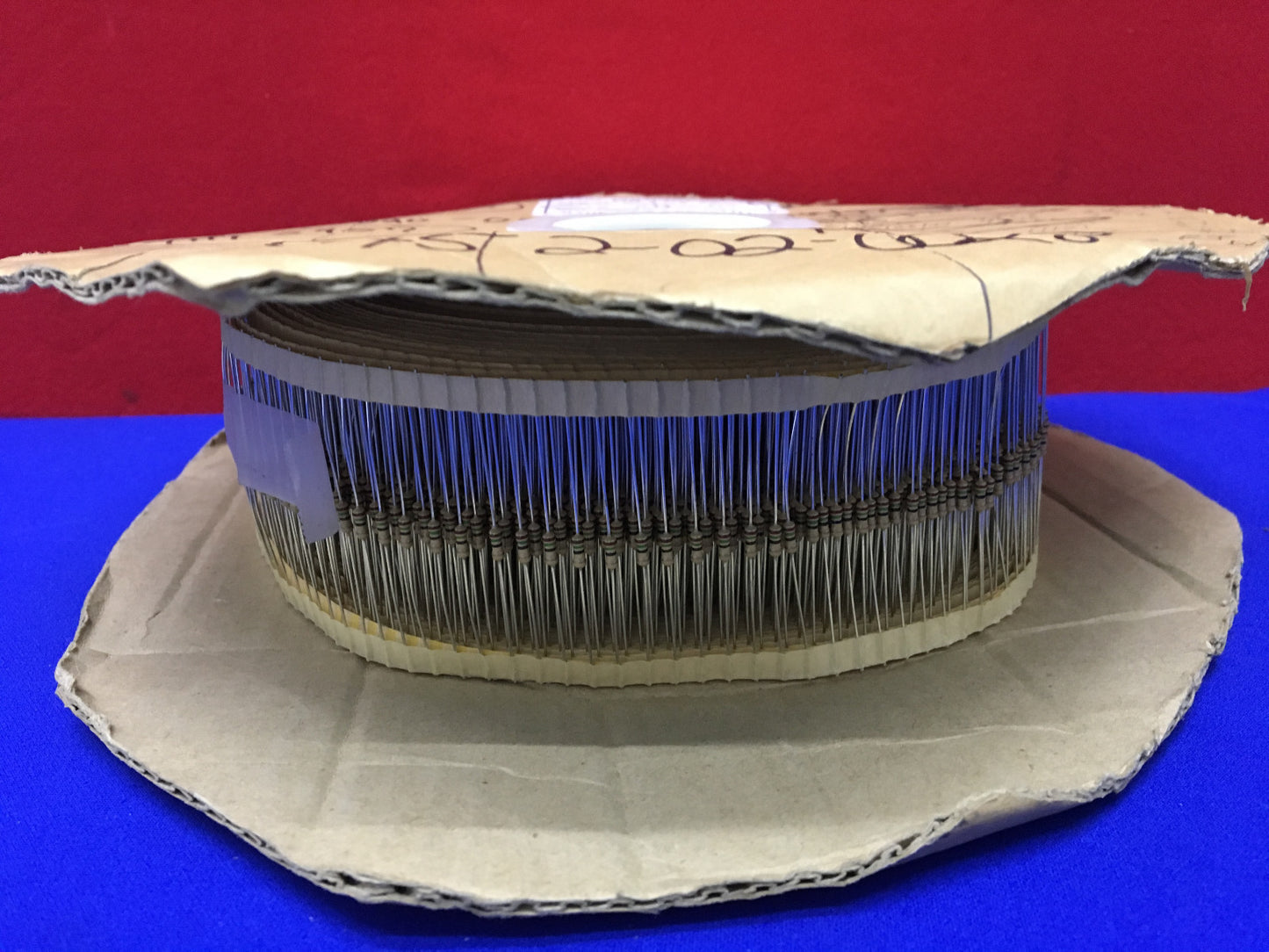 カーボンフィルム固定抵抗器テープ＆リール 約3000～3500個の抵抗器