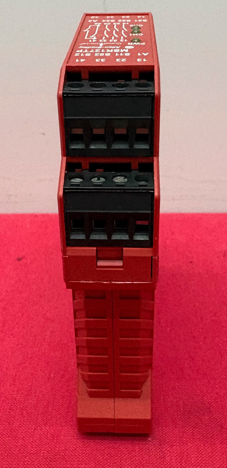 Allen Bradley AB GUARDMASTER MSR127TP 440R-N23132 SER C SAFETY RELAY