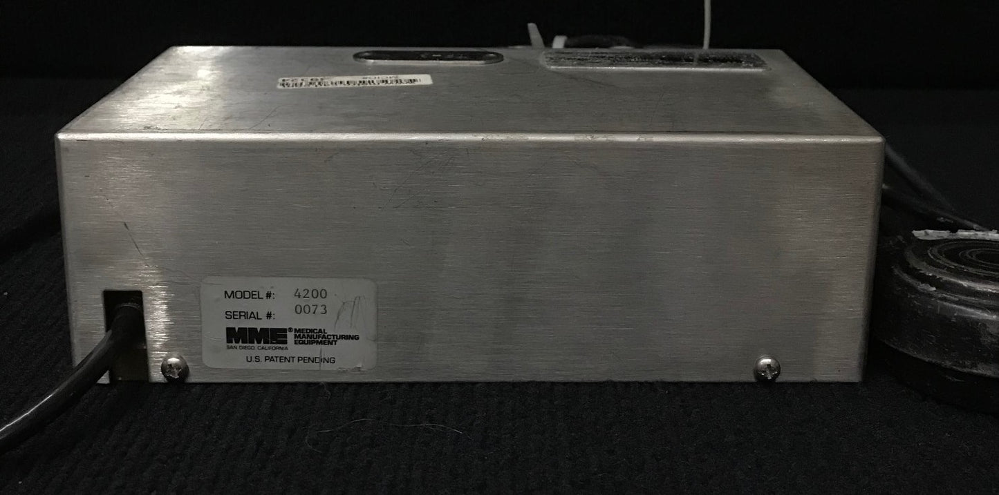 MME MEDICAL MANUFACTURING EQUIPMENT 4200 NEUMATIC CONTROLLED WITH FOOT SWITCH