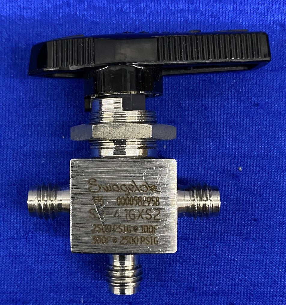 VANNE À BILLE 3 VOIES SWAGELOK SS-41GXS2 - ÉCROUS/VIRULES MANQUANTS