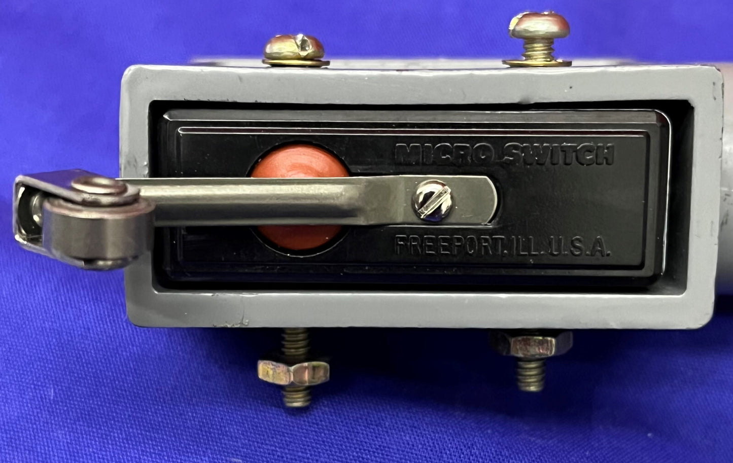 Micro-interrupteur BZ-2RL25551-A2 à enclenchement avec boîtier