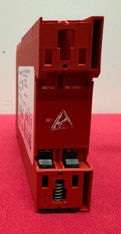 Allen Bradley AB GUARDMASTER MSR126.1R 440R-N23120 SER A SAFETY RELAY