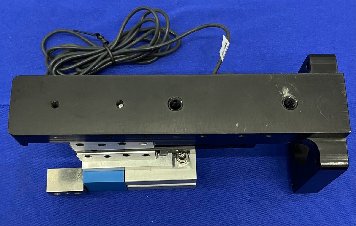 Pince pneumatique parallèle FESTO HGP-16-AB 197545 W2 et 2 DEL-TRON N-1AC