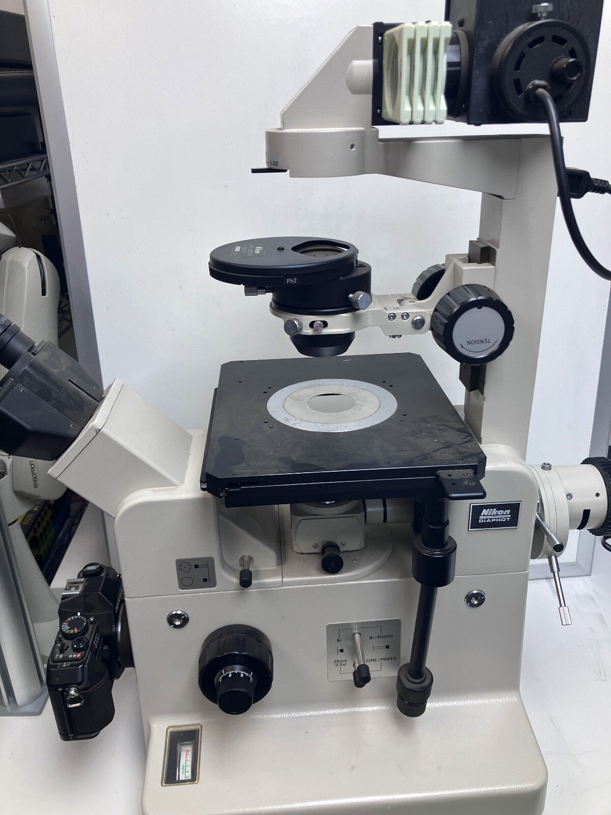 NIKON DIAPHOT INVERTED MICROSCOPE  1.3-40 X MAGNIFICATION FOR PARTS REPAIR