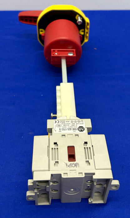 Allen Bradley AB 194E-A25-1753 LOAD SWITCH W/ 194R-PY ROTARY HANDLE AND SHAFT