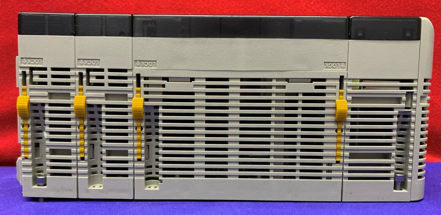 Omron Sysmac PLC CQM1-CPU41-V1 / PA203 OCH OC221 / OD212-modules programmeerbaar 