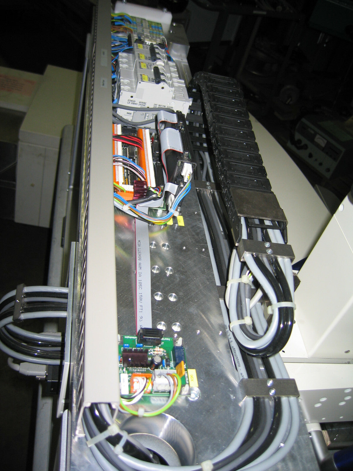 INFOTECH AUTOMATION AG IP-1000 "The Bull" PICK AND PLACE SYSTEM