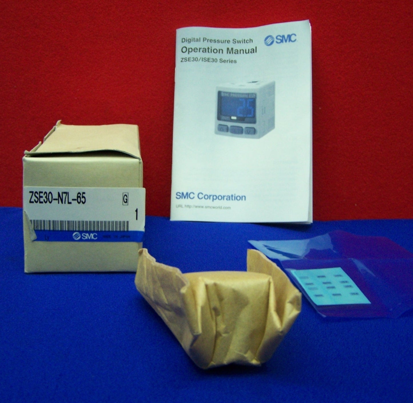 SMC ZSE30-N7L-65  VACUUM SWITCH HIGH PRECISION