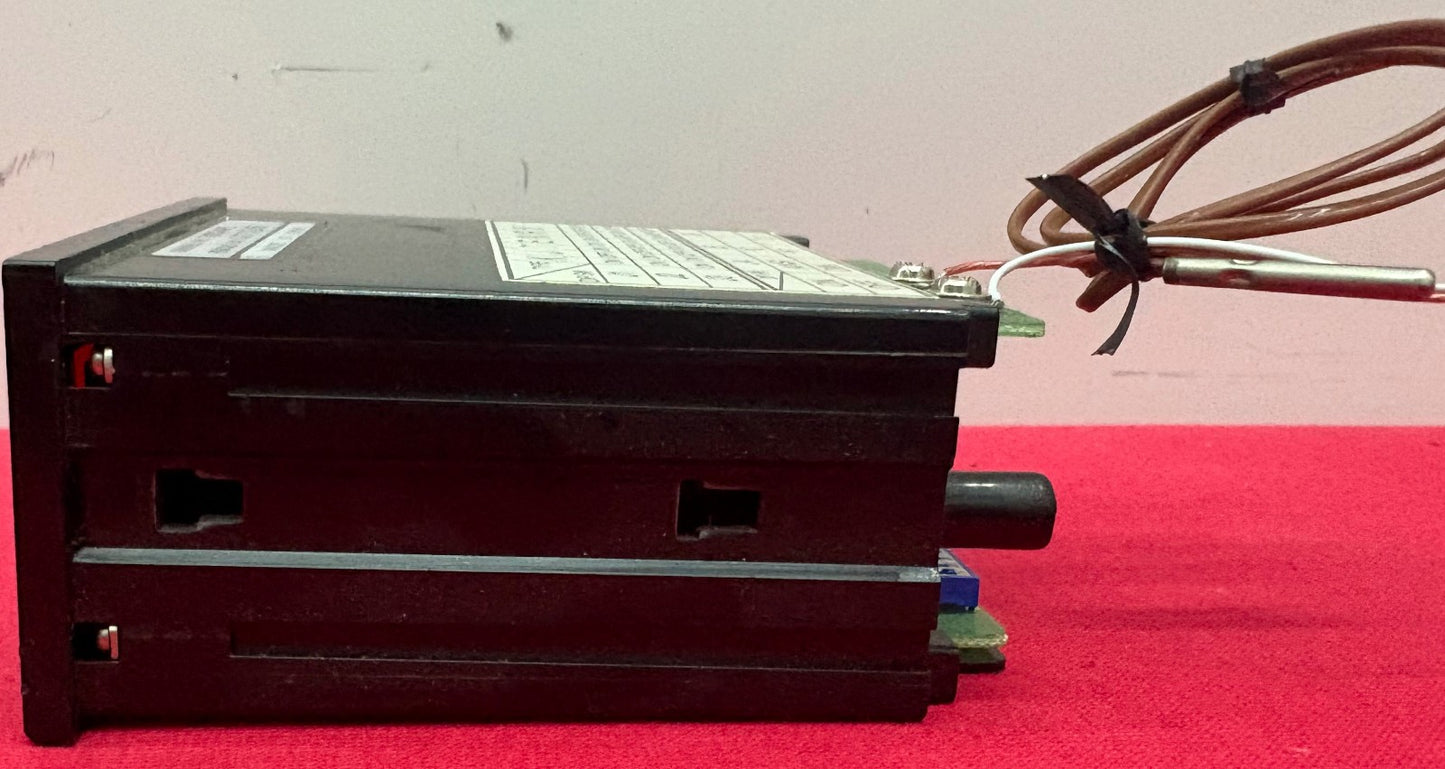 COLE-PARMER 89500-00 MICROCOMPUTER THERMOMETER TEMPERATURE PANEL