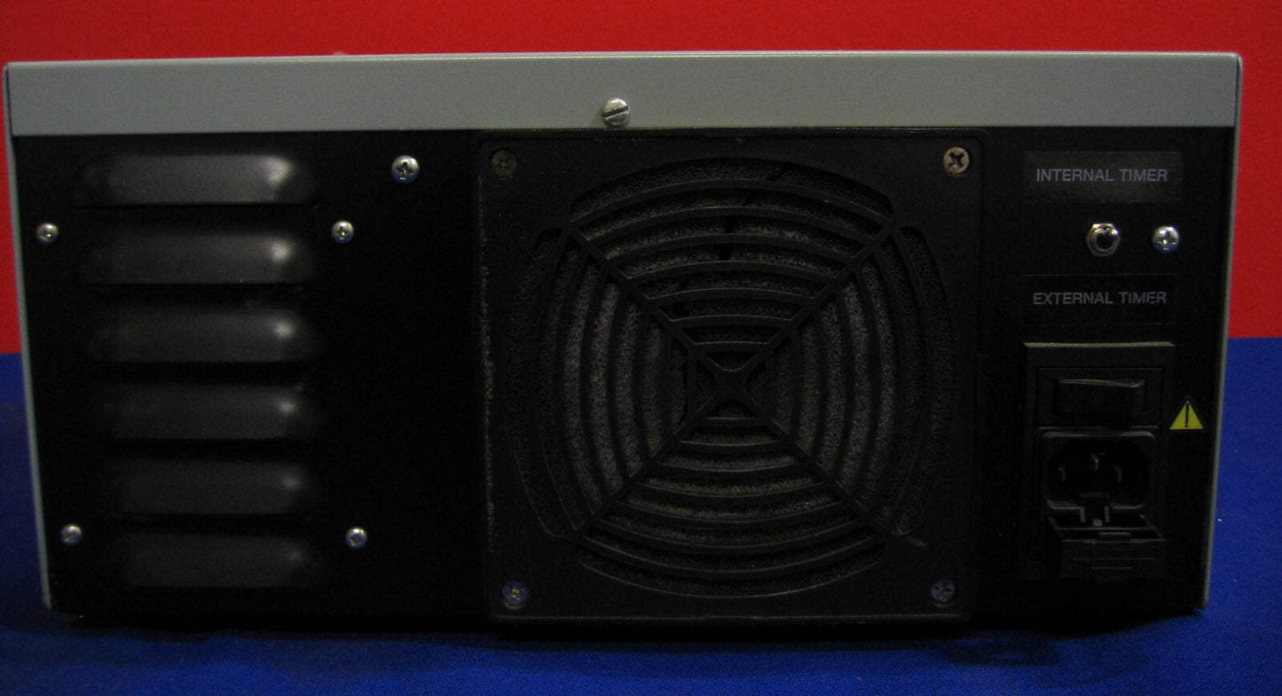 EFOS ULTRACURE 100SS PLUS NO TIENE LÁMPARA, FUENTE DE ALIMENTACIÓN DEFECTUOSA, NO SE HA PROBADO. REPUESTOS O REPARACIÓN