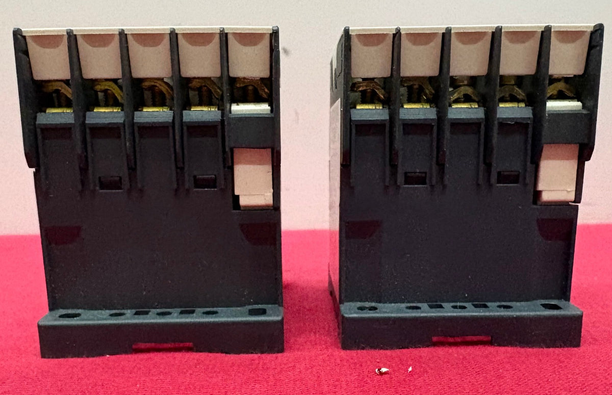 Lot of 2 SCHNEIDER LP1K0910BD TeSys K 3-POLE CONTACTOR 24VDC USED