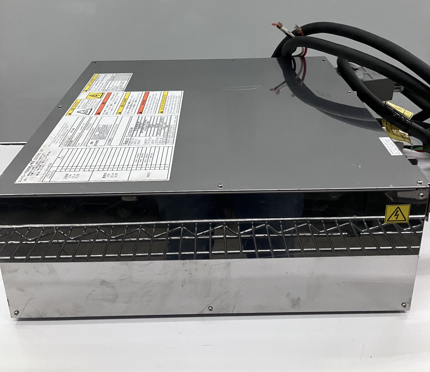 CONTROLADOR DE ROBOT DENSO WAVE INC RC7M-HMG4BA-BN