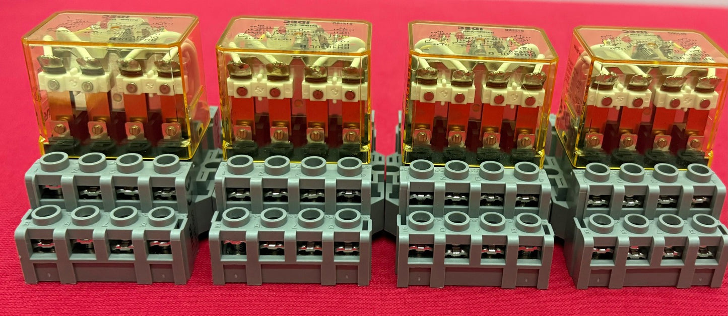 IDEC RELAY RH4B-UL D DC24V  w/ BASE SH4B-05C 300V 10A - 1 LOT QTY 4