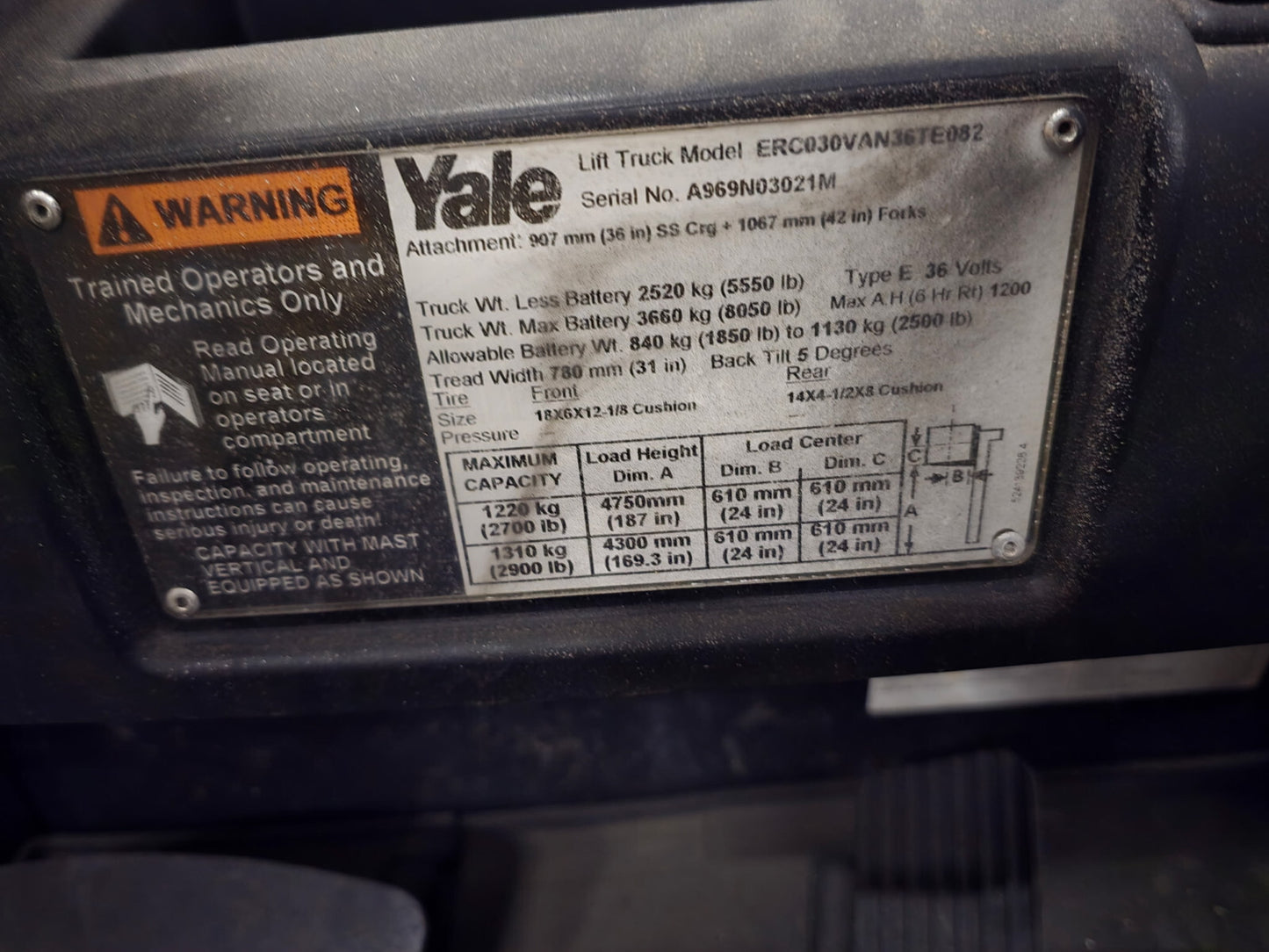 Yale Gabelstapler ERC030VAN36TE082 36 Volt inkl. Ladegerät 2700 lbs max 