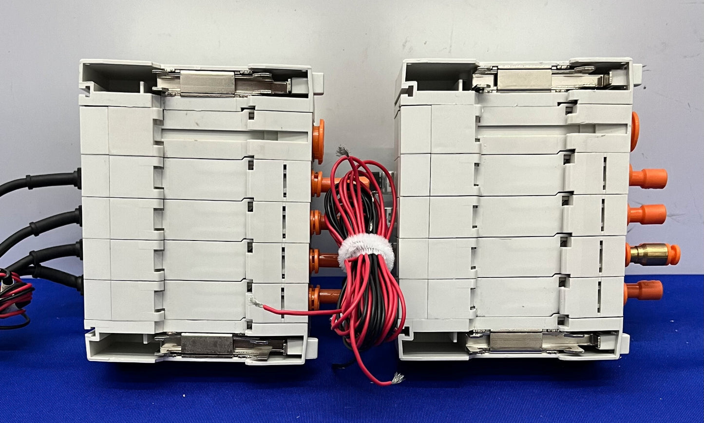 SMC 5000 SERIES SS5Y5-1010983-01-3 MANIFOLD SY5140R-5LOZ SOLENOID VALVES - QTY 2