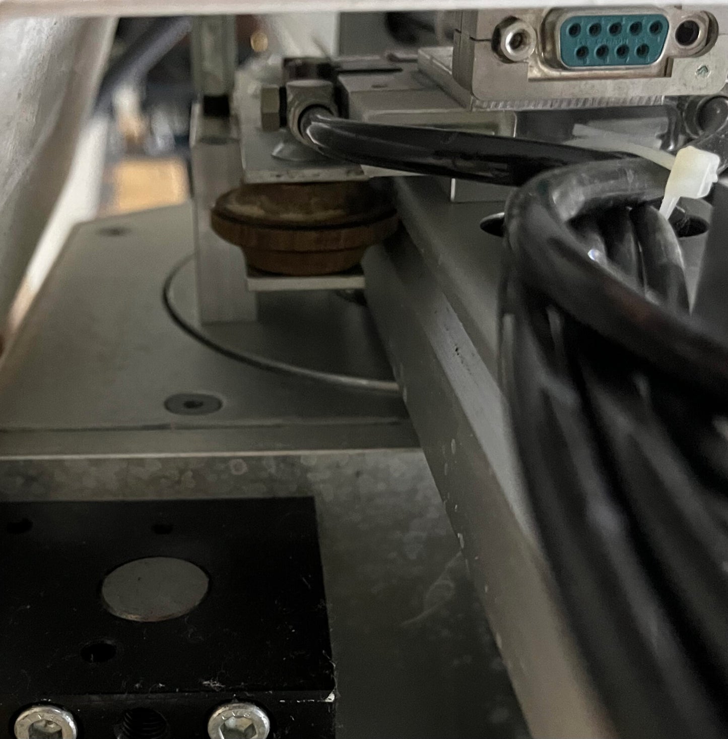 GEIGER HANDLING SYSTEMS MOTION PICKER MINISERVO 1.5 115V VOOR ONDERDELEN/REPARATIE