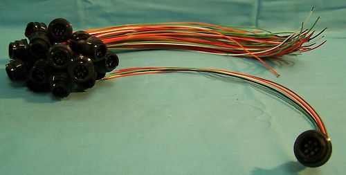 バヨネット メス 6 ワイヤ ピン ケーブル コネクタ、パネル マウント配線済み、12 インチ リード付き