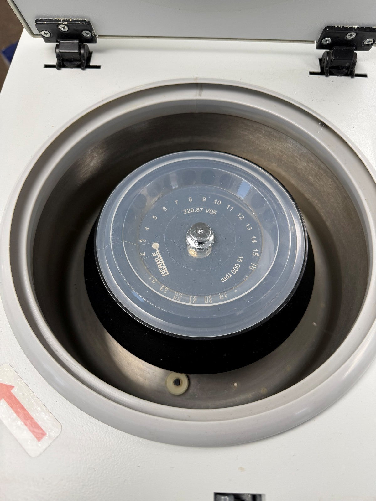 VWR MICRO 18R CENTRIFUGE REFRIGERATED BENCHTOP MICROCEMTRIFUGE 15000 RPM