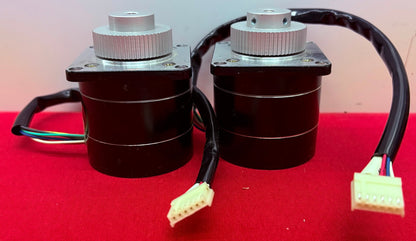 ORIENTAL MOTOR VEXTA® STEPPING MOTOR PH266-02 - 1 LOT QTY 2