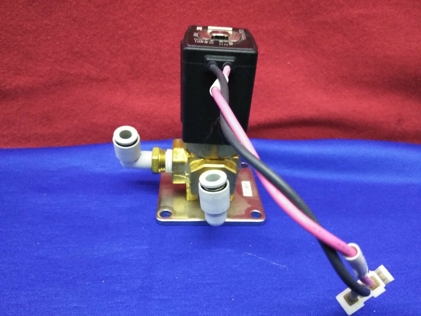 Válvula de aire o agua SMC VX3244Z-02-5G1-B, baja presión, 24 V CC